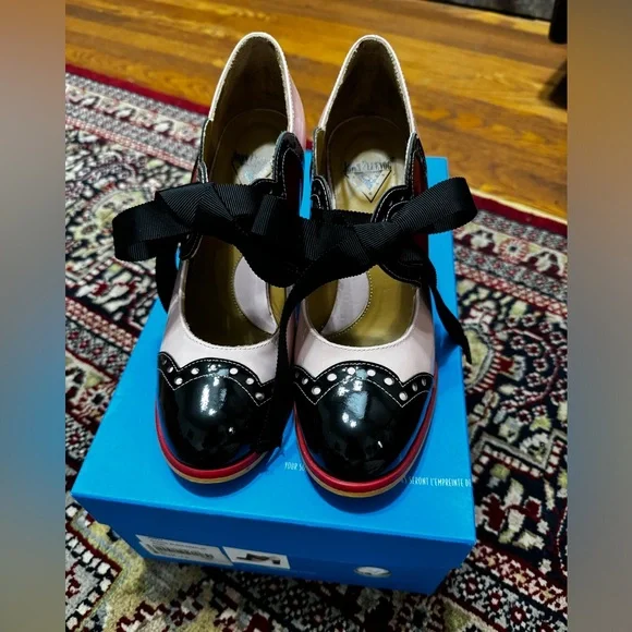 John Fluevog Attic heart ❤️ Mary Jane, size 7.5, fits more like 6.5. Pristine. - Picture 12 of 13